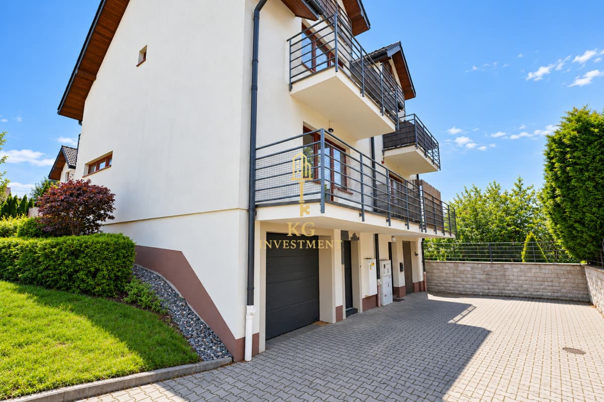 Przedstawiamy na sprzedaż wyjątkowy dom (bliźniak) o powierzchni 119 m² w Zielon